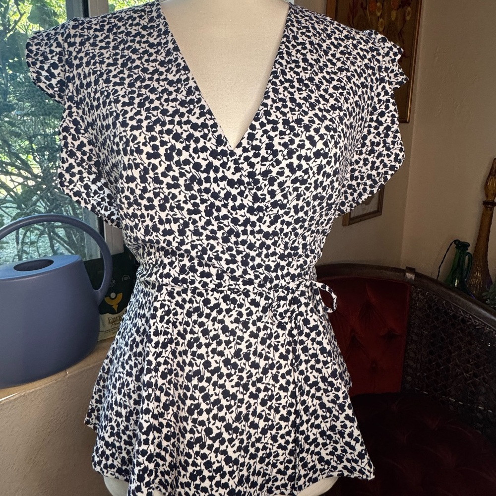 Elegant Black and Navy Women's Blouse